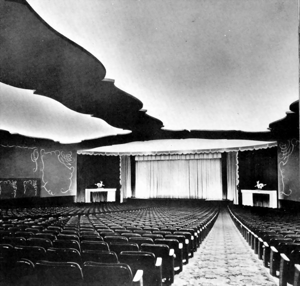 Woods 6 - Auditorium (newer photo)